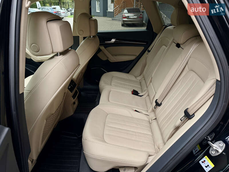 Внедорожник / Кроссовер Audi Q5 2018 в Ровно