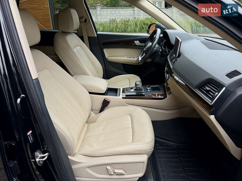 Внедорожник / Кроссовер Audi Q5 2018 в Ровно