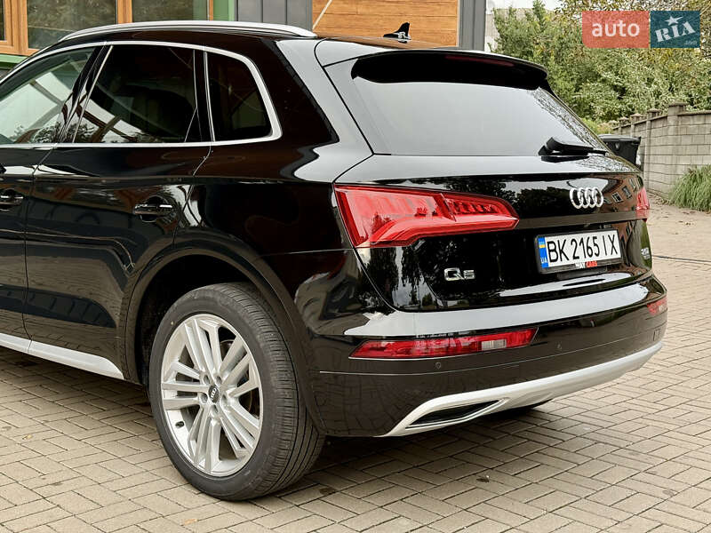 Внедорожник / Кроссовер Audi Q5 2018 в Ровно