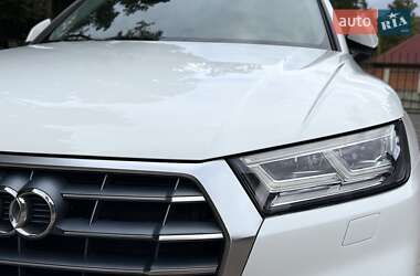 Внедорожник / Кроссовер Audi Q5 2018 в 