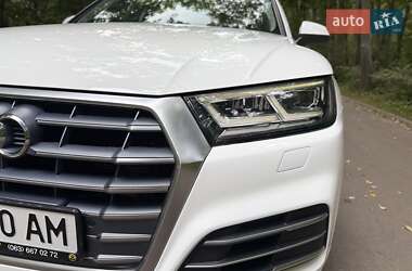 Внедорожник / Кроссовер Audi Q5 2018 в 