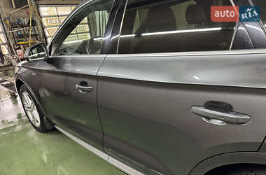 Позашляховик / Кросовер Audi Q5 2017 в 