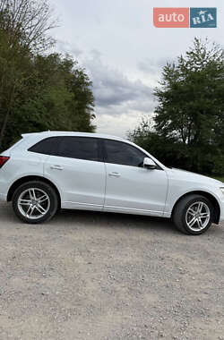 Внедорожник / Кроссовер Audi Q5 2012 в 
