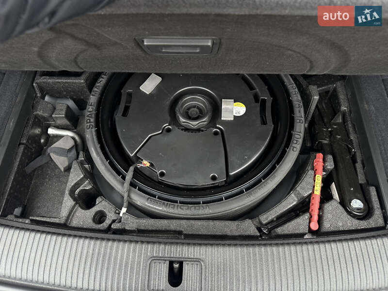 Внедорожник / Кроссовер Audi Q5 2022 в Киеве