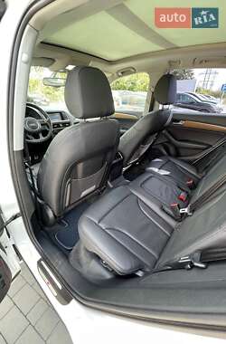 Позашляховик / Кросовер Audi Q5 2015 в 