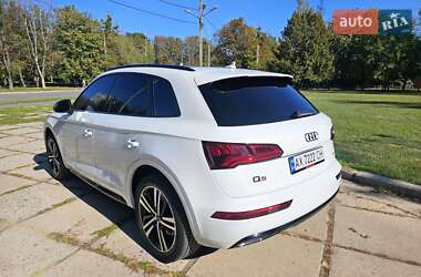 Позашляховик / Кросовер Audi Q5 2019 в 