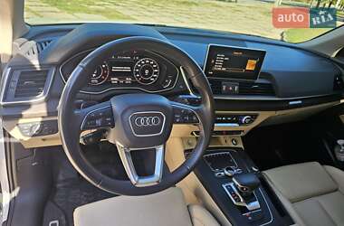 Позашляховик / Кросовер Audi Q5 2019 в 