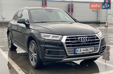 Позашляховик / Кросовер Audi Q5 2020 в 