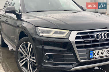 Позашляховик / Кросовер Audi Q5 2020 в 