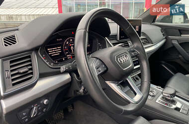 Позашляховик / Кросовер Audi Q5 2020 в 