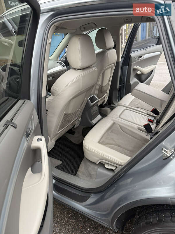 Внедорожник / Кроссовер Audi Q5 2010 в Киеве