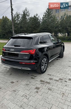 Внедорожник / Кроссовер Audi Q5 2021 в 