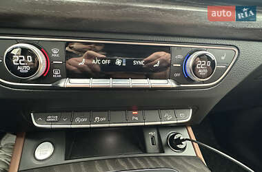 Внедорожник / Кроссовер Audi Q5 2021 в 