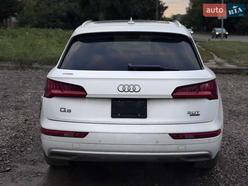 Позашляховик / Кросовер Audi Q5 2018 в Львові