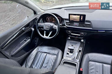 Внедорожник / Кроссовер Audi Q5 2018 в 