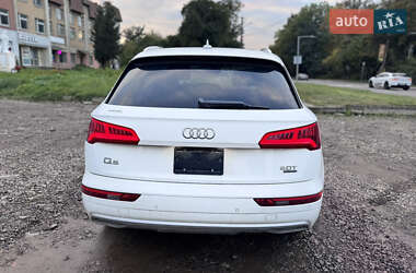 Внедорожник / Кроссовер Audi Q5 2018 в 