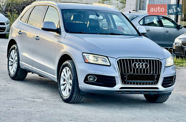 Позашляховик / Кросовер Audi Q5 2015 в 