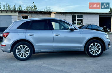 Позашляховик / Кросовер Audi Q5 2015 в 