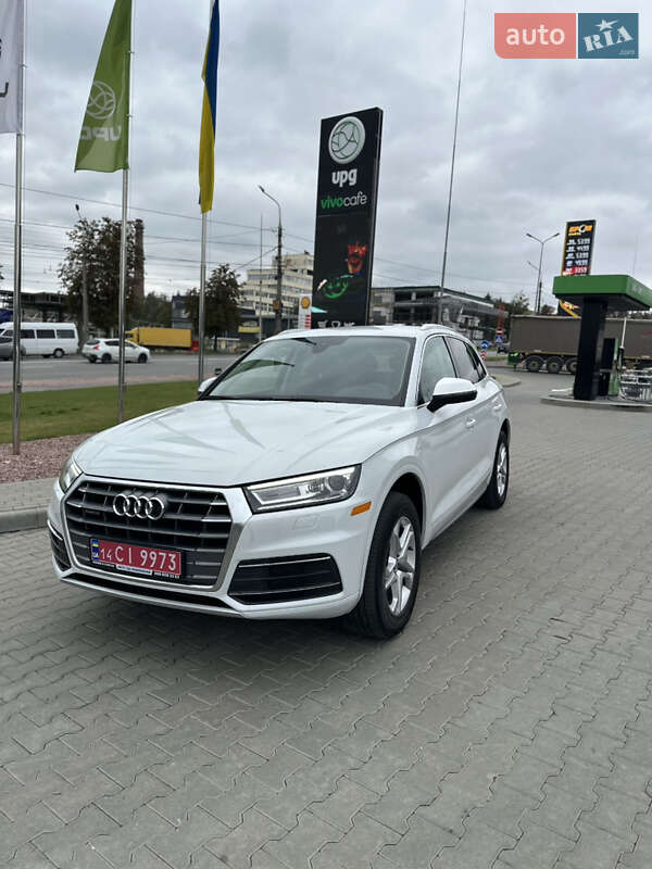 Позашляховик / Кросовер Audi Q5 2019 в 