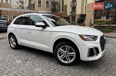 Внедорожник / Кроссовер Audi Q5 2021 в 