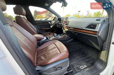 Внедорожник / Кроссовер Audi Q5 2017 в 