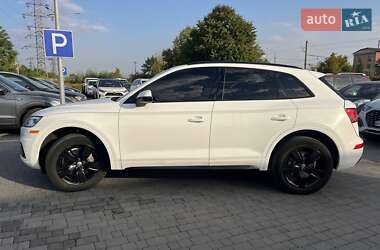Внедорожник / Кроссовер Audi Q5 2017 в 