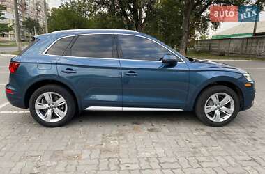 Внедорожник / Кроссовер Audi Q5 2018 в 