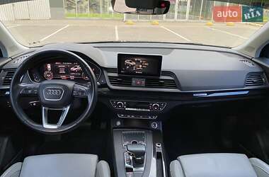 Внедорожник / Кроссовер Audi Q5 2018 в 