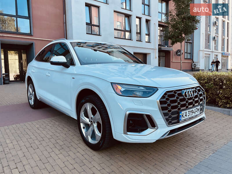 Внедорожник / Кроссовер Audi Q5 2021 в Киеве