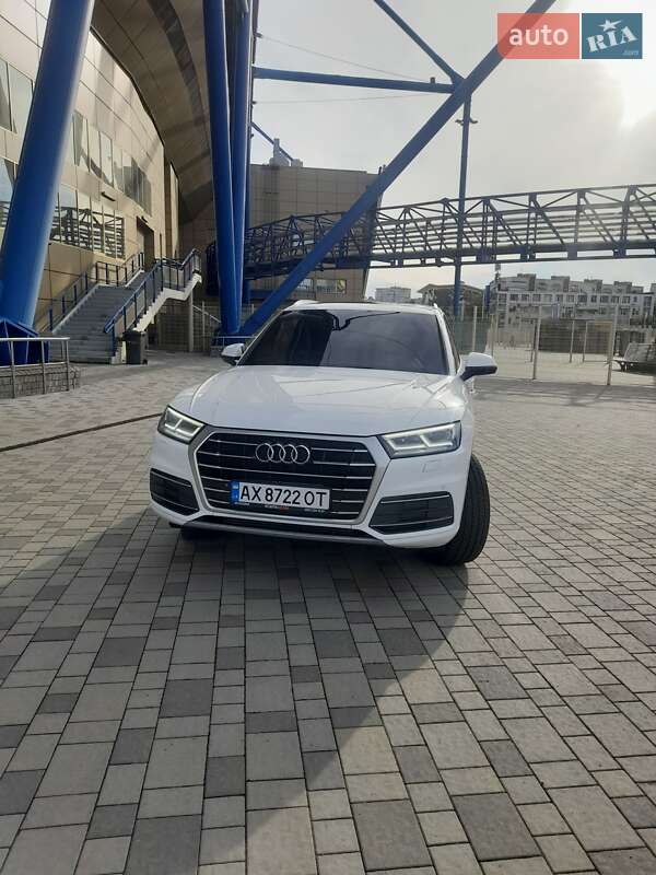 Позашляховик / Кросовер Audi Q5 2017 в Харкові