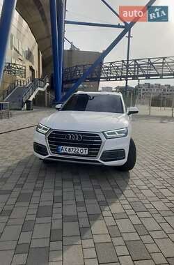 Внедорожник / Кроссовер Audi Q5 2017 в 