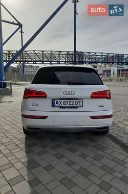Внедорожник / Кроссовер Audi Q5 2017 в 