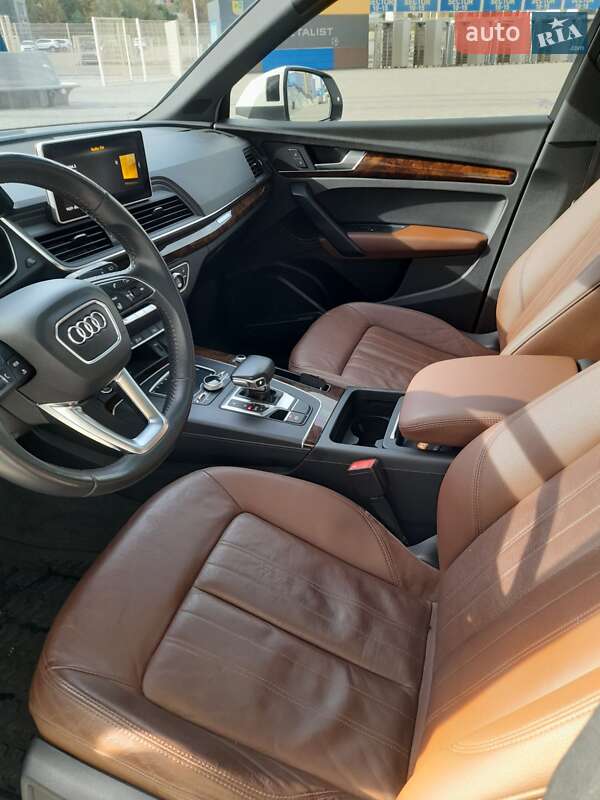 Позашляховик / Кросовер Audi Q5 2017 в Харкові