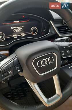 Внедорожник / Кроссовер Audi Q5 2017 в 