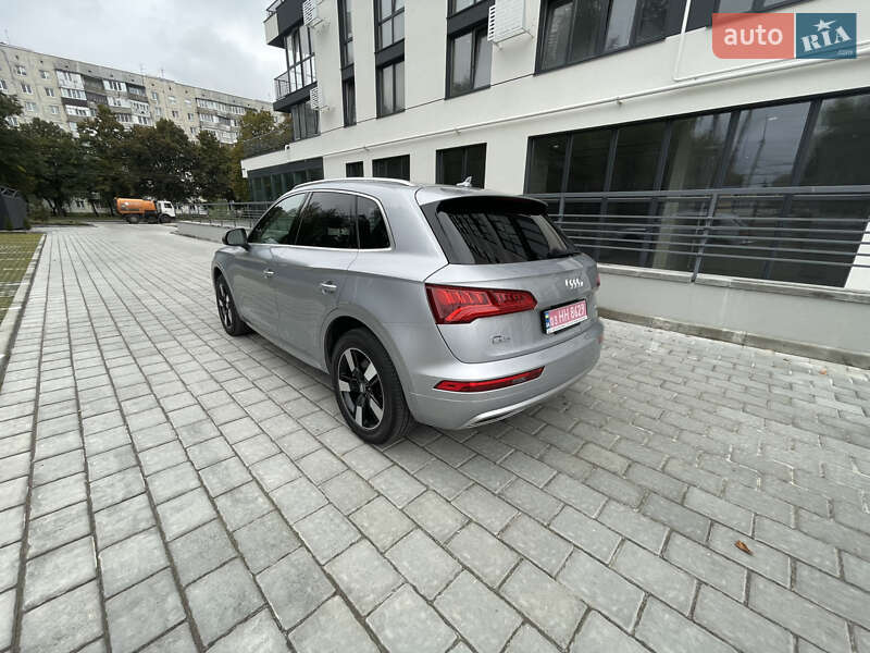 Внедорожник / Кроссовер Audi Q5 2018 в Ровно