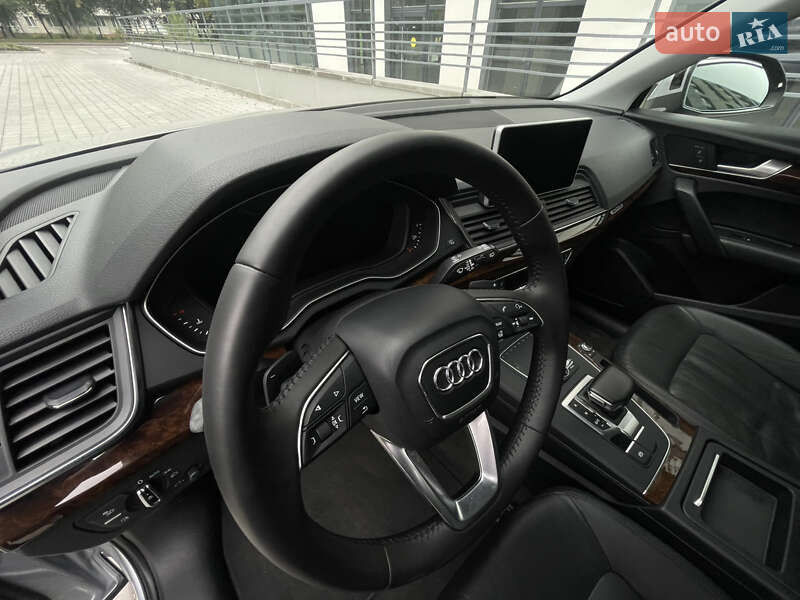Внедорожник / Кроссовер Audi Q5 2018 в Ровно