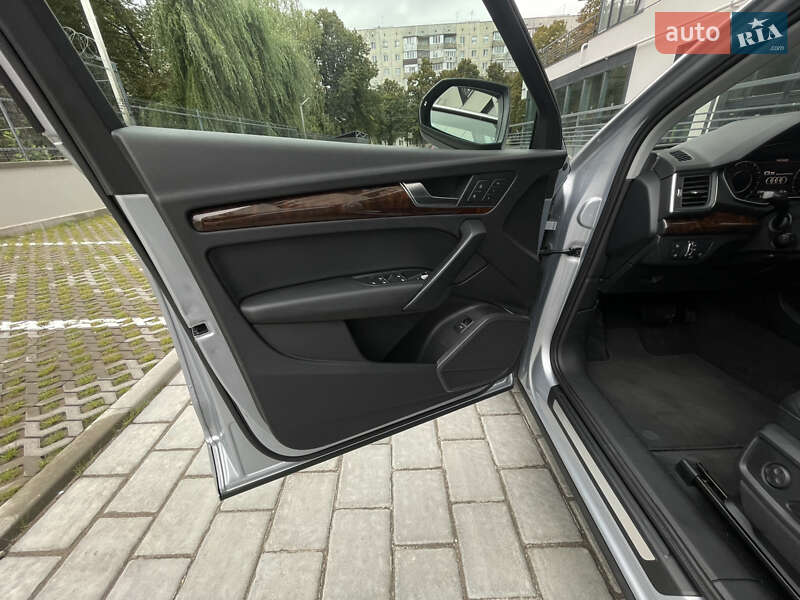 Внедорожник / Кроссовер Audi Q5 2018 в Ровно