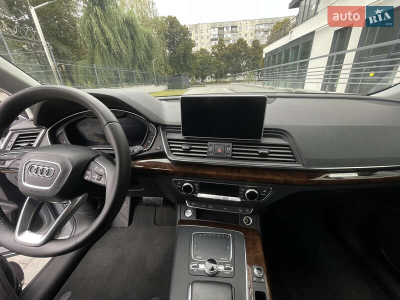Внедорожник / Кроссовер Audi Q5 2018 в Ровно