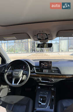 Позашляховик / Кросовер Audi Q5 2019 в 