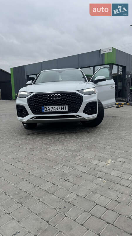 Позашляховик / Кросовер Audi Q5 2022 в Києві