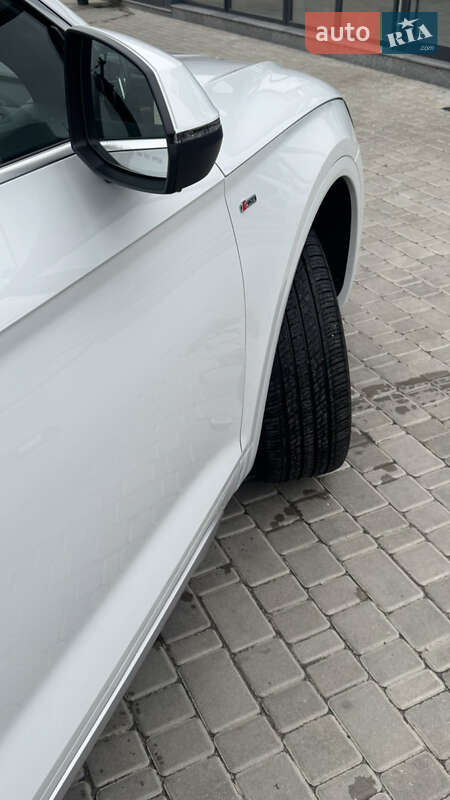 Позашляховик / Кросовер Audi Q5 2022 в Києві