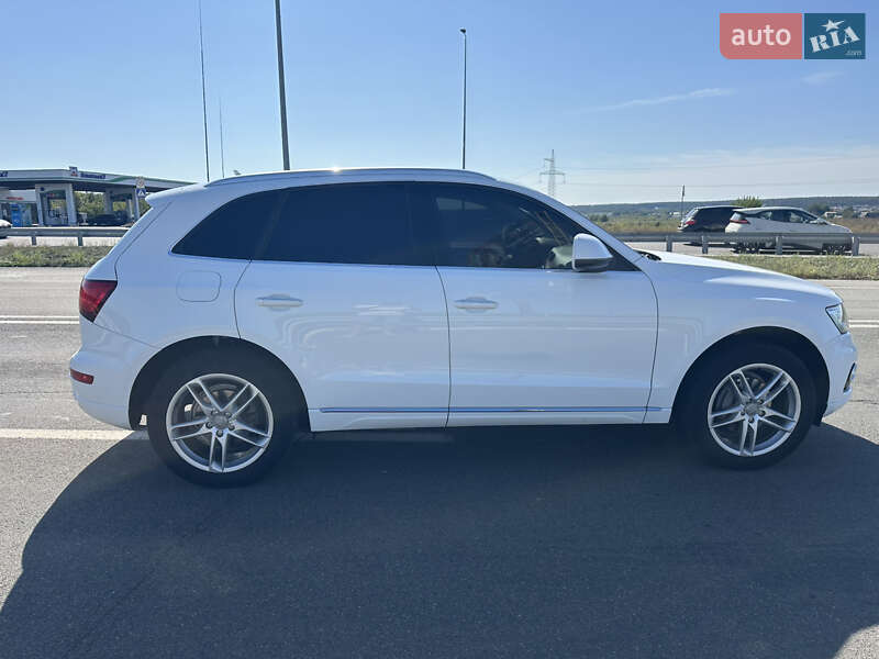Внедорожник / Кроссовер Audi Q5 2014 в Рокитном
