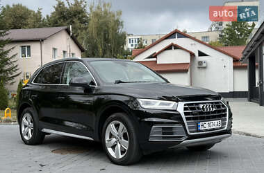 Внедорожник / Кроссовер Audi Q5 2018 в 