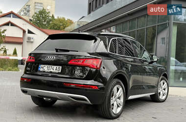 Внедорожник / Кроссовер Audi Q5 2018 в 