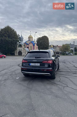 Внедорожник / Кроссовер Audi Q5 2017 в 
