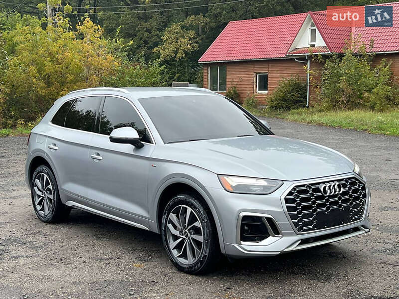 Внедорожник / Кроссовер Audi Q5 2021 в Киеве