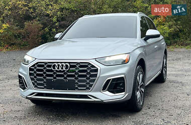 Позашляховик / Кросовер Audi Q5 2021 в 