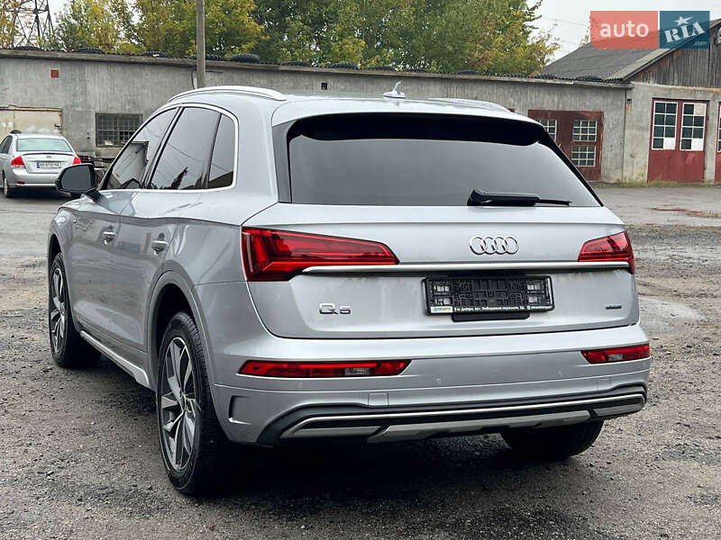 Внедорожник / Кроссовер Audi Q5 2021 в Киеве