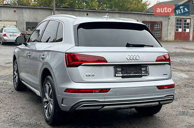 Позашляховик / Кросовер Audi Q5 2021 в 