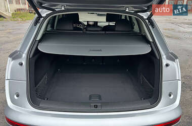Позашляховик / Кросовер Audi Q5 2021 в 